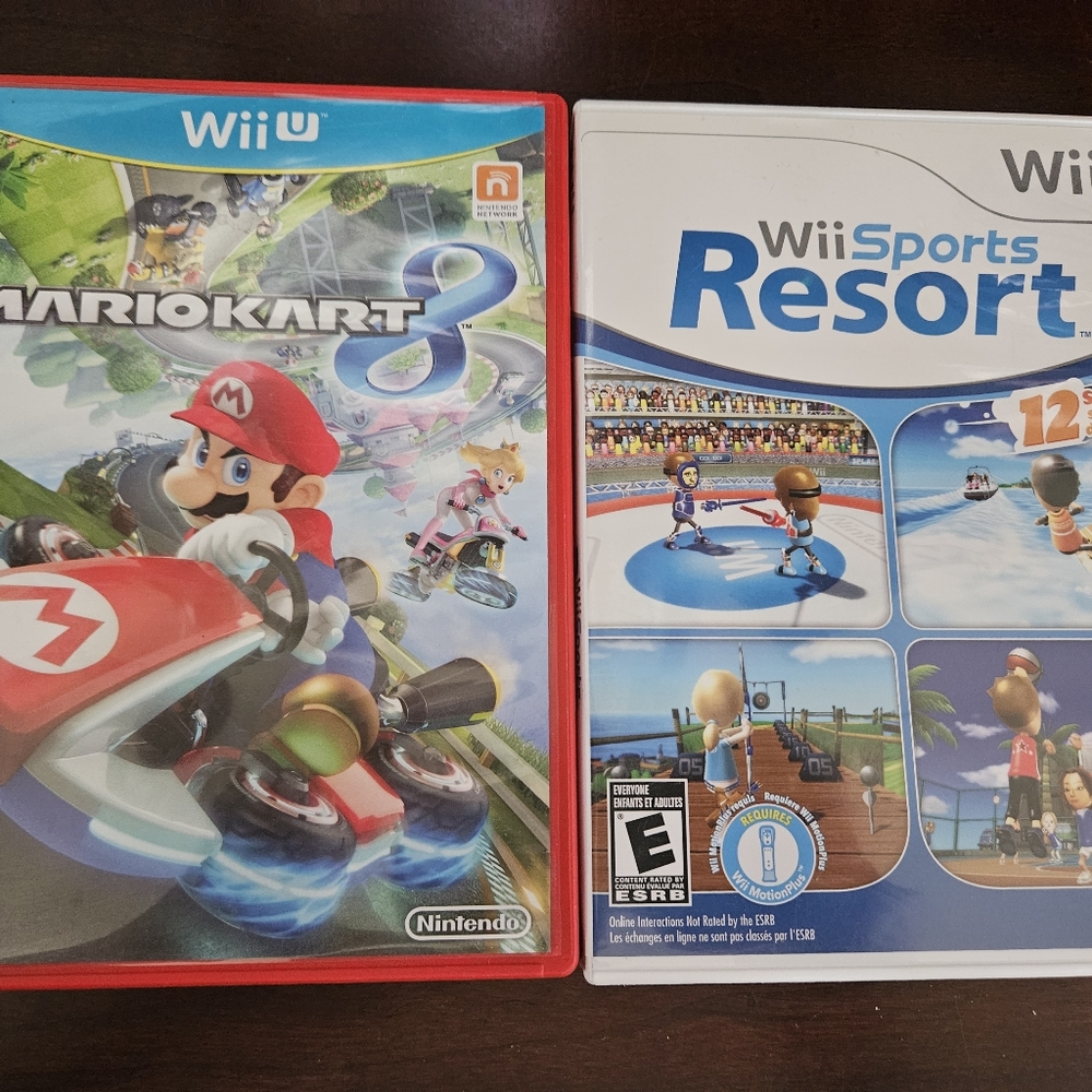 Wii U gam3 bundle Mario kart 8 and Wii Sports resort